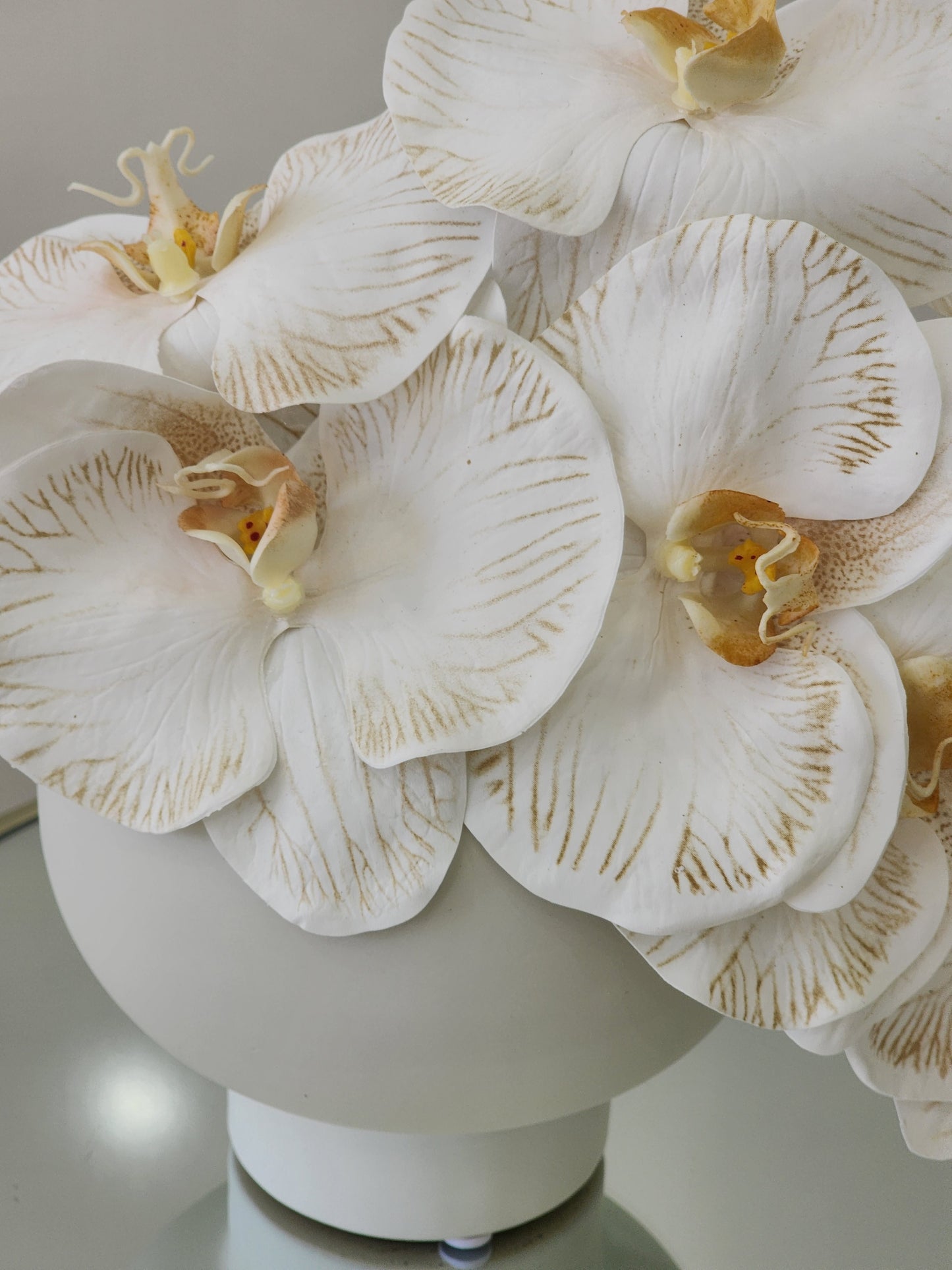 Hedi floral arrangement