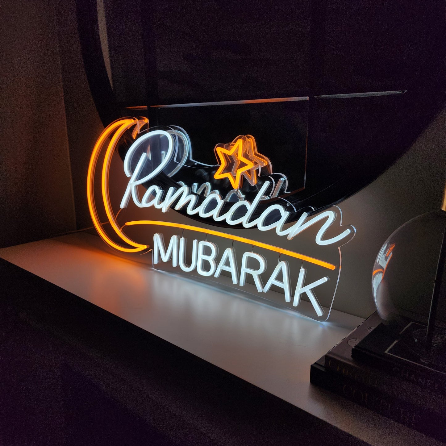 Ramadan mubarak neon light
