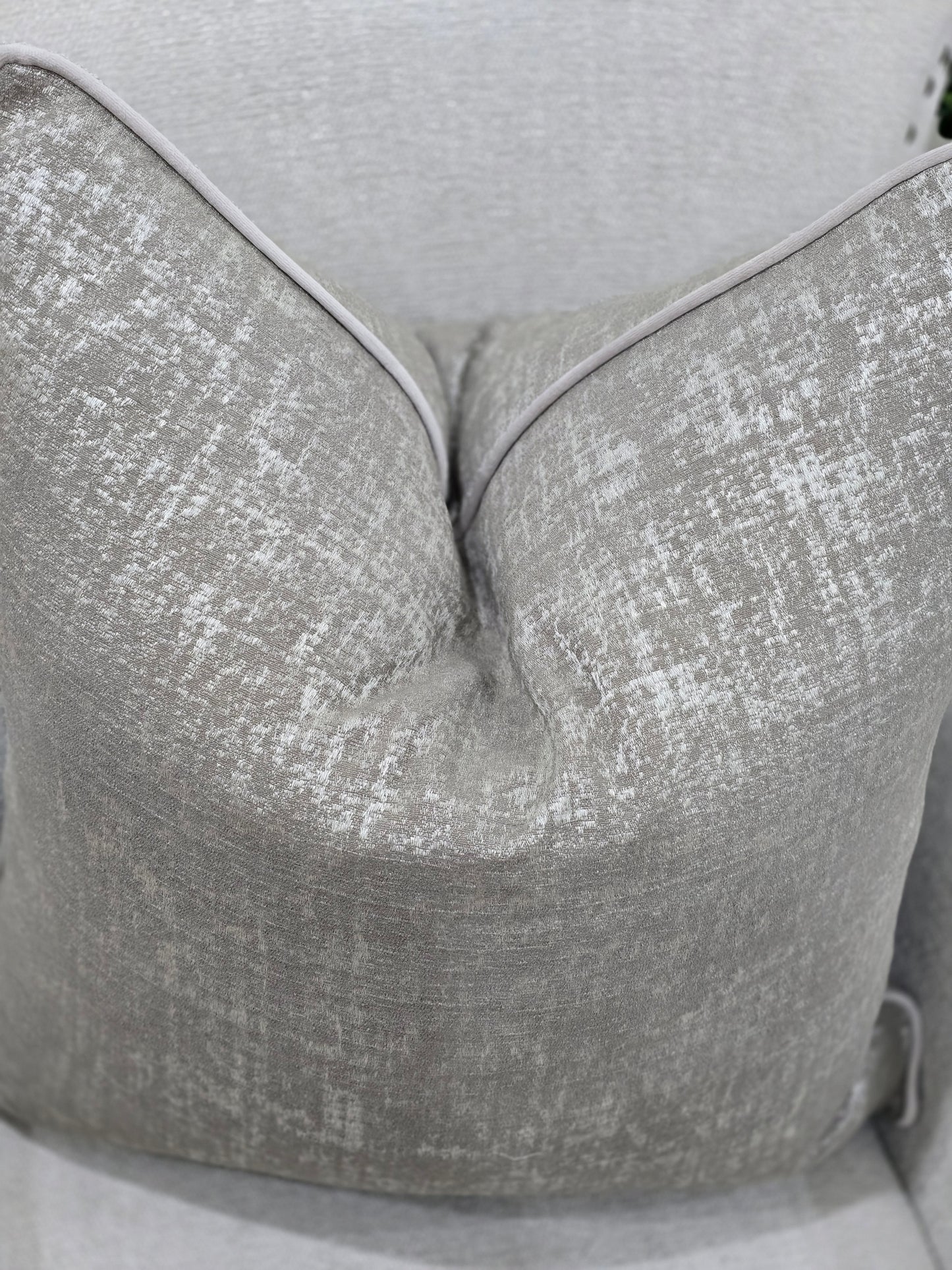 Miranda cushion