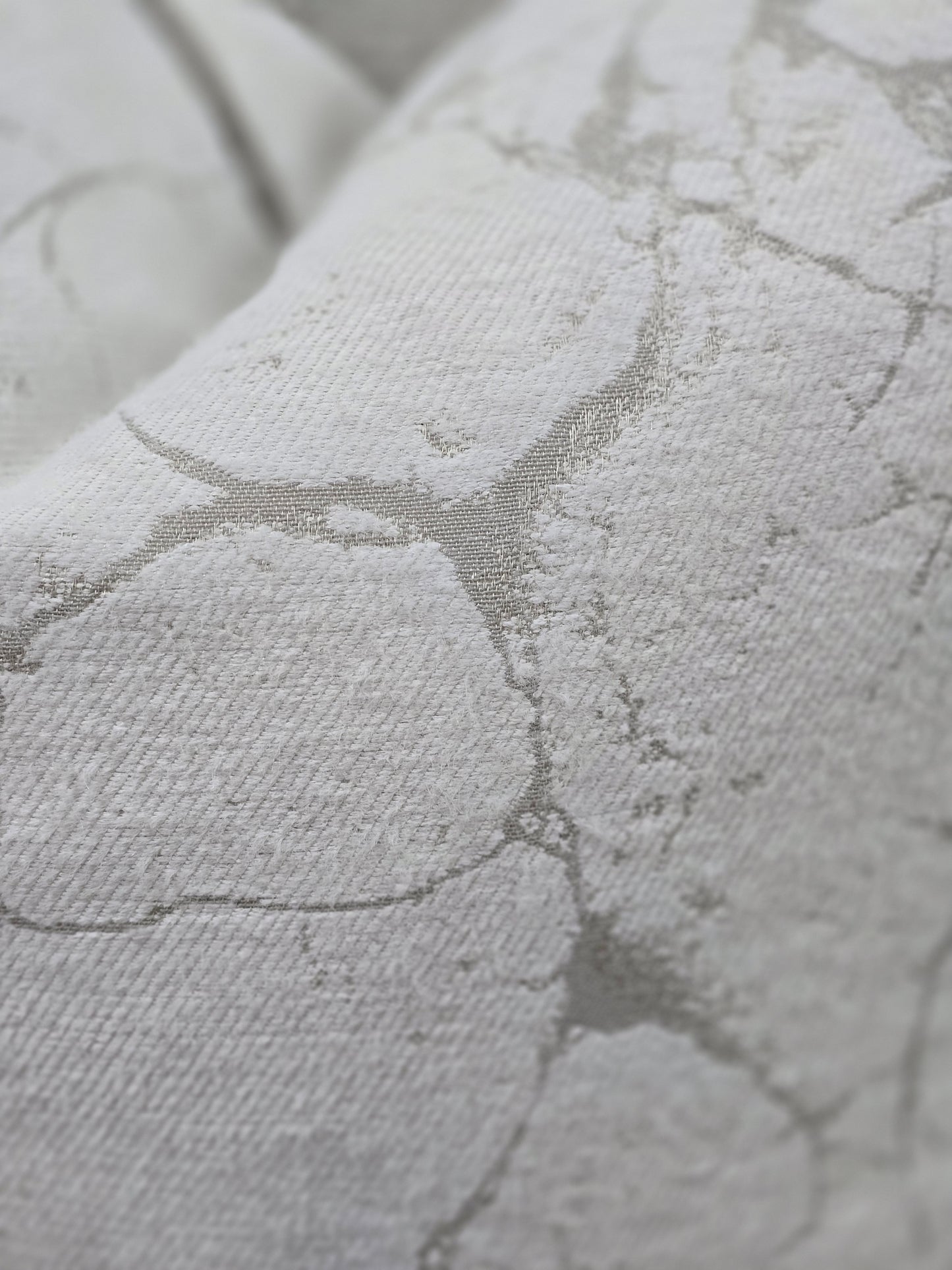 Ezzi cushion
