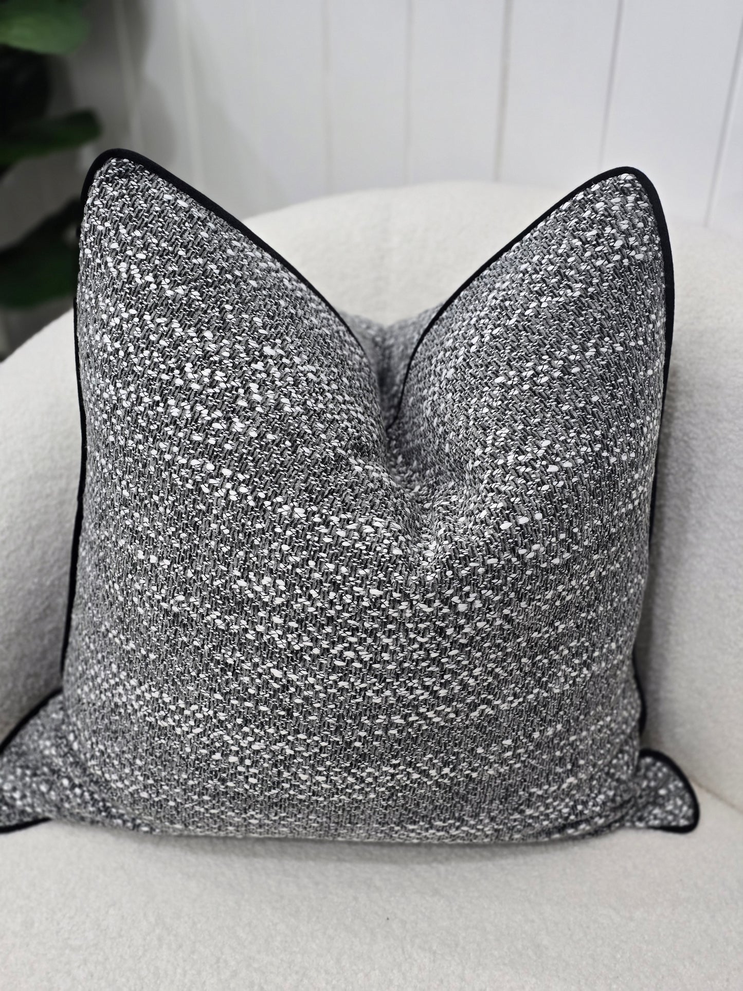 Sharnai cushion