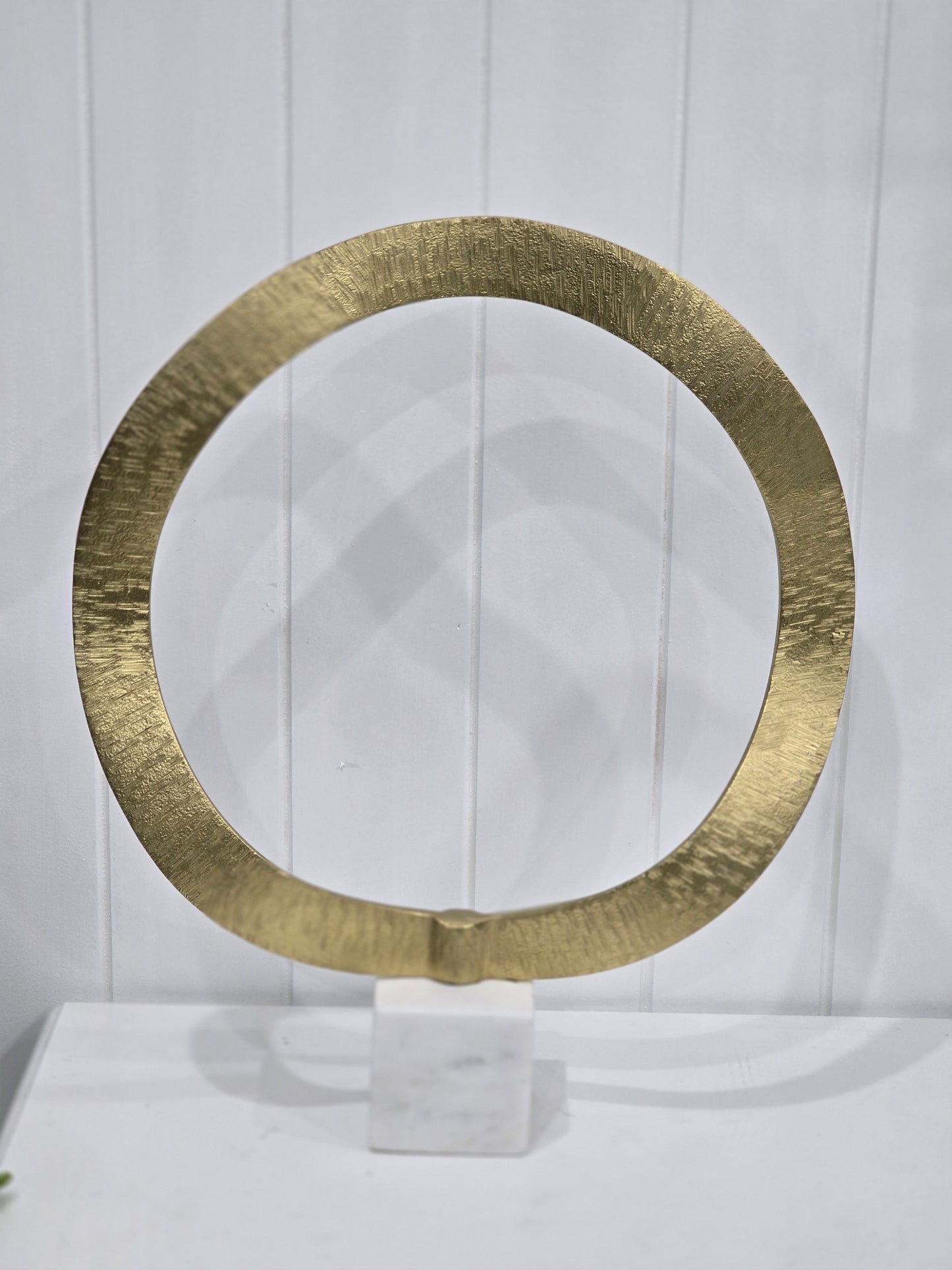 Olivia abstract decor