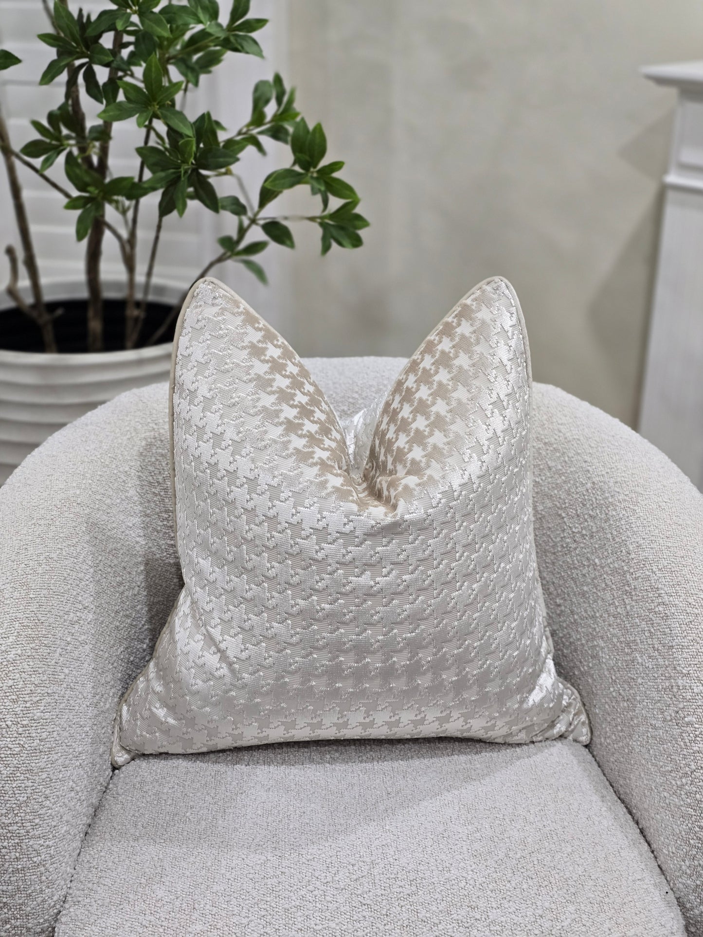 Kilani cushion