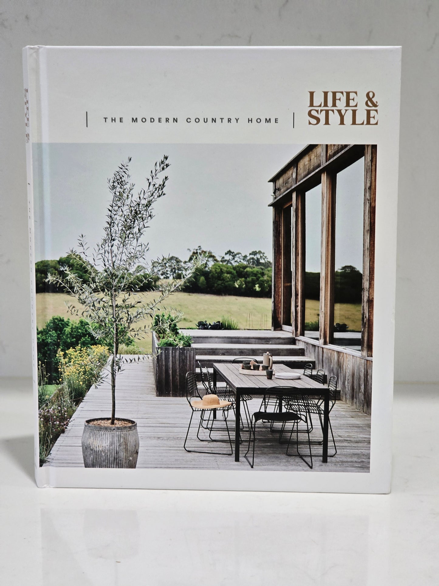 The Modern country home life & style book