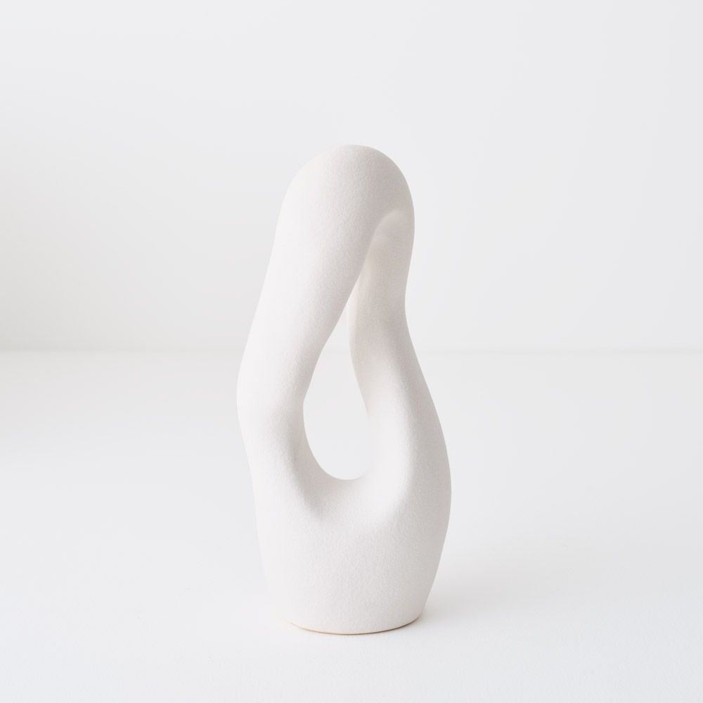 Fausia tall sculpture