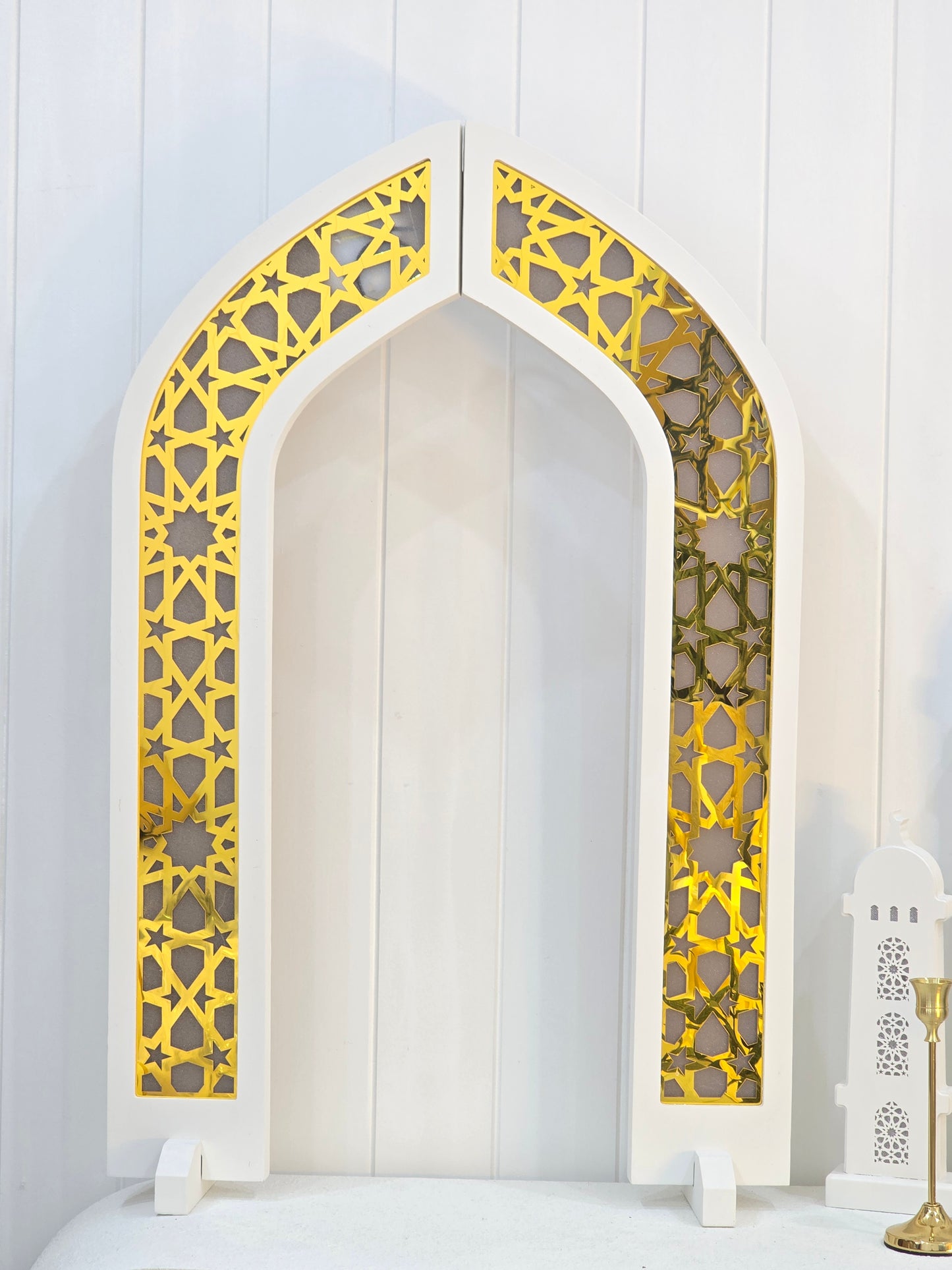 Al Nour arch light