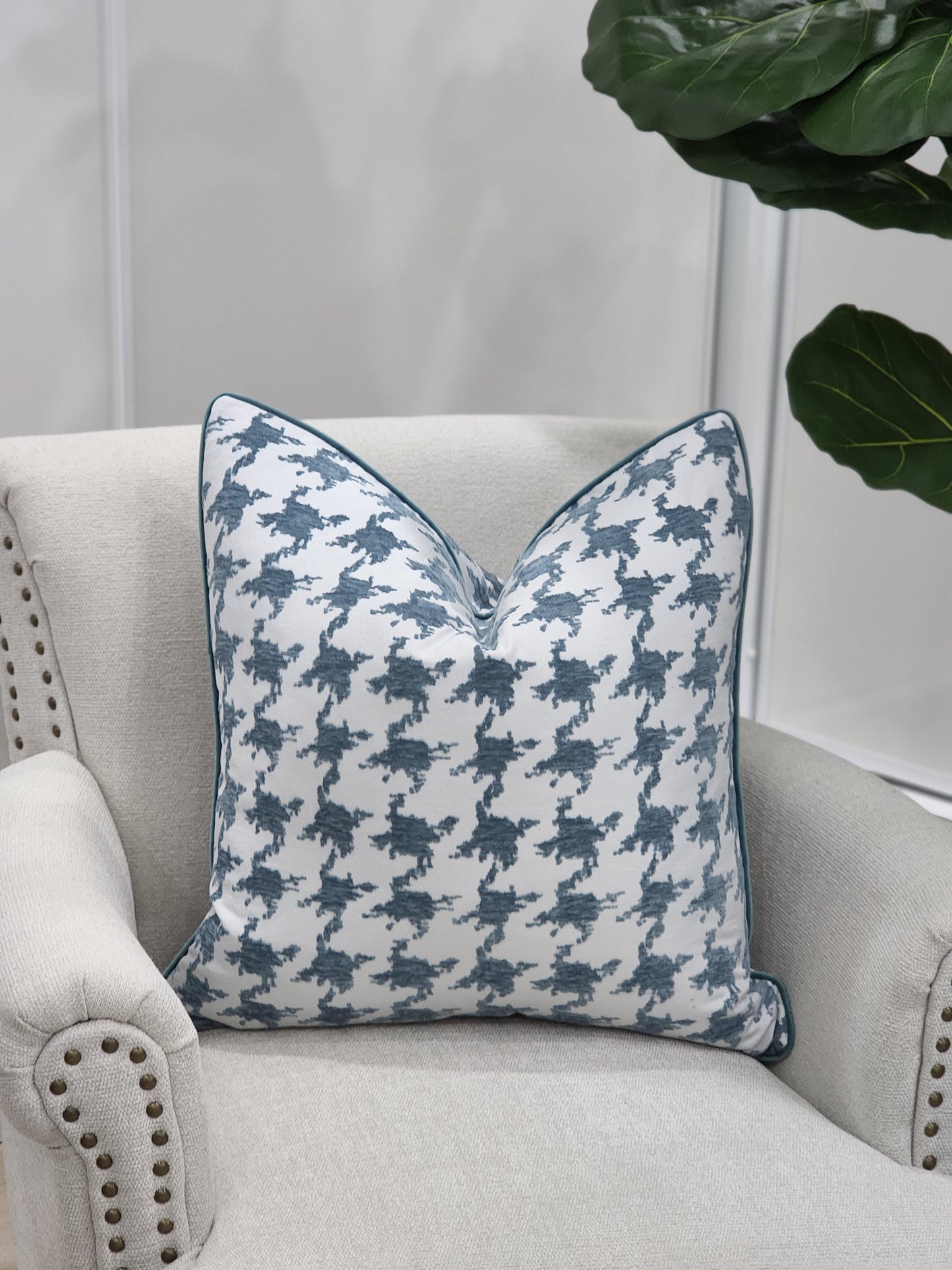 Marie cushion