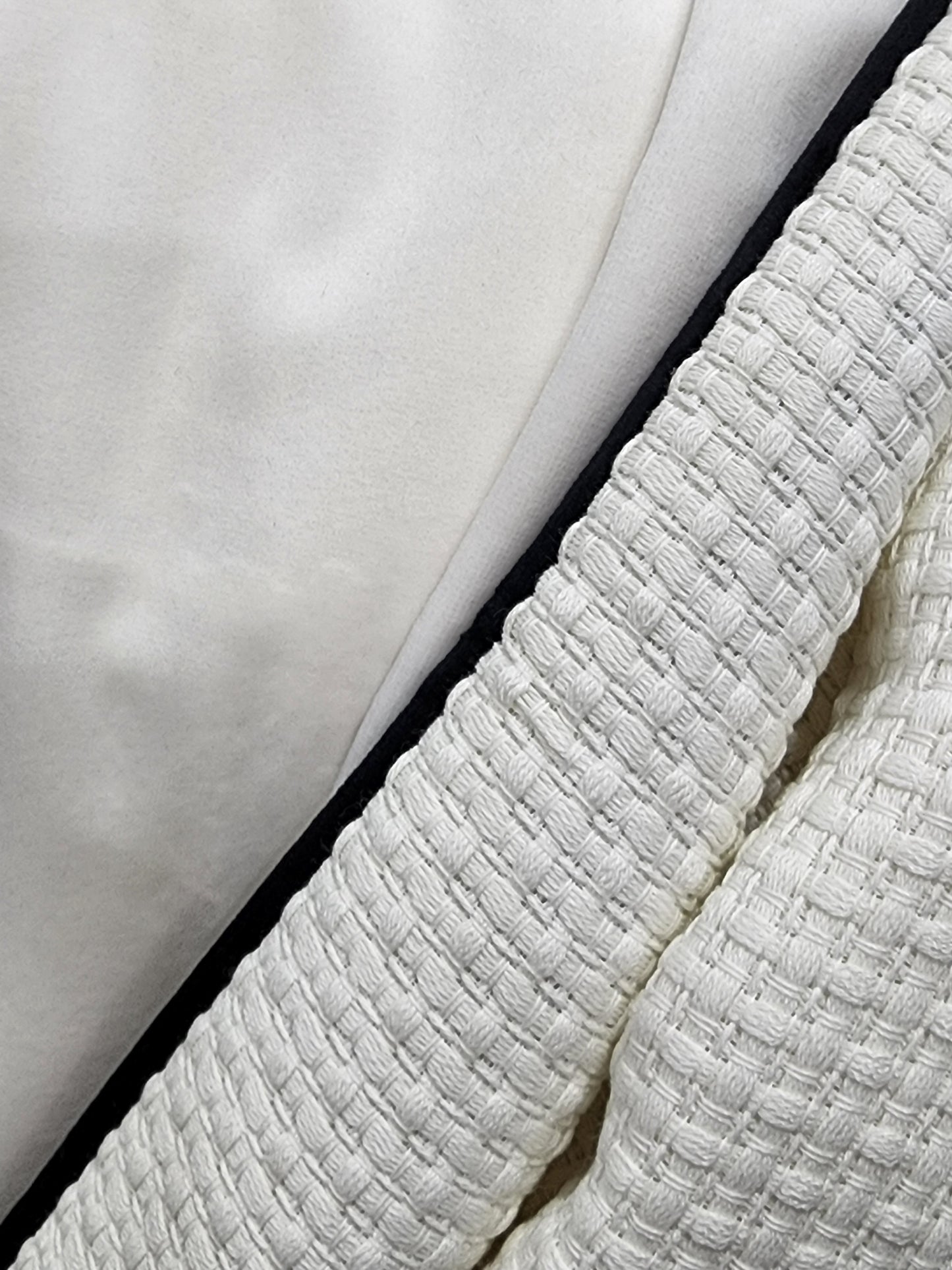 Viven White throw blanket /black piping