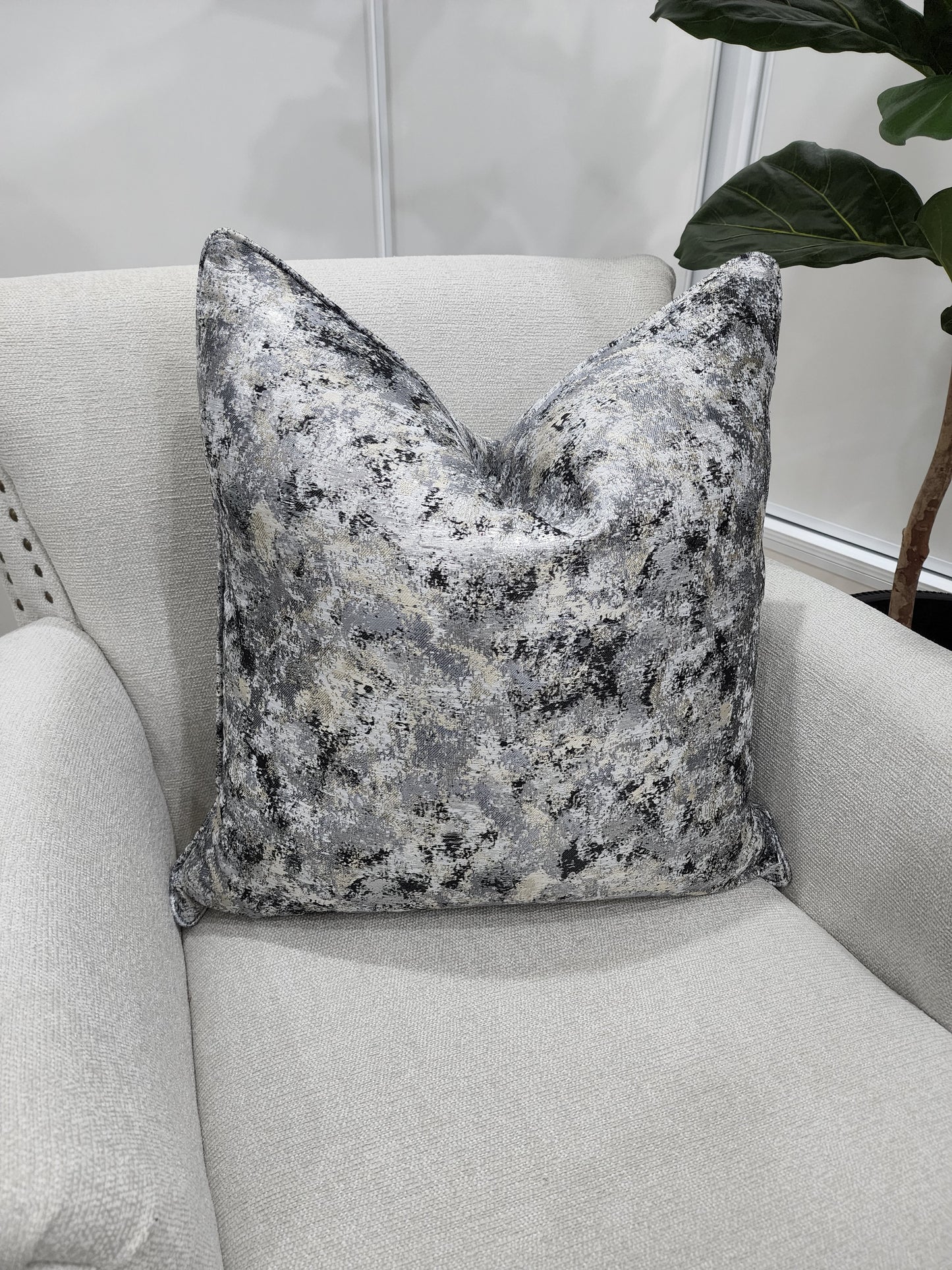Royal cushion
