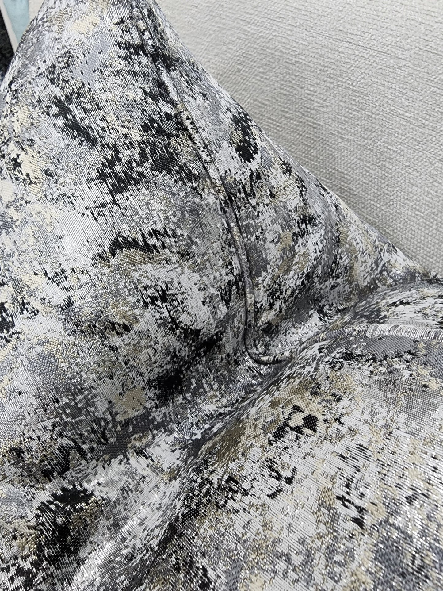 Royal cushion
