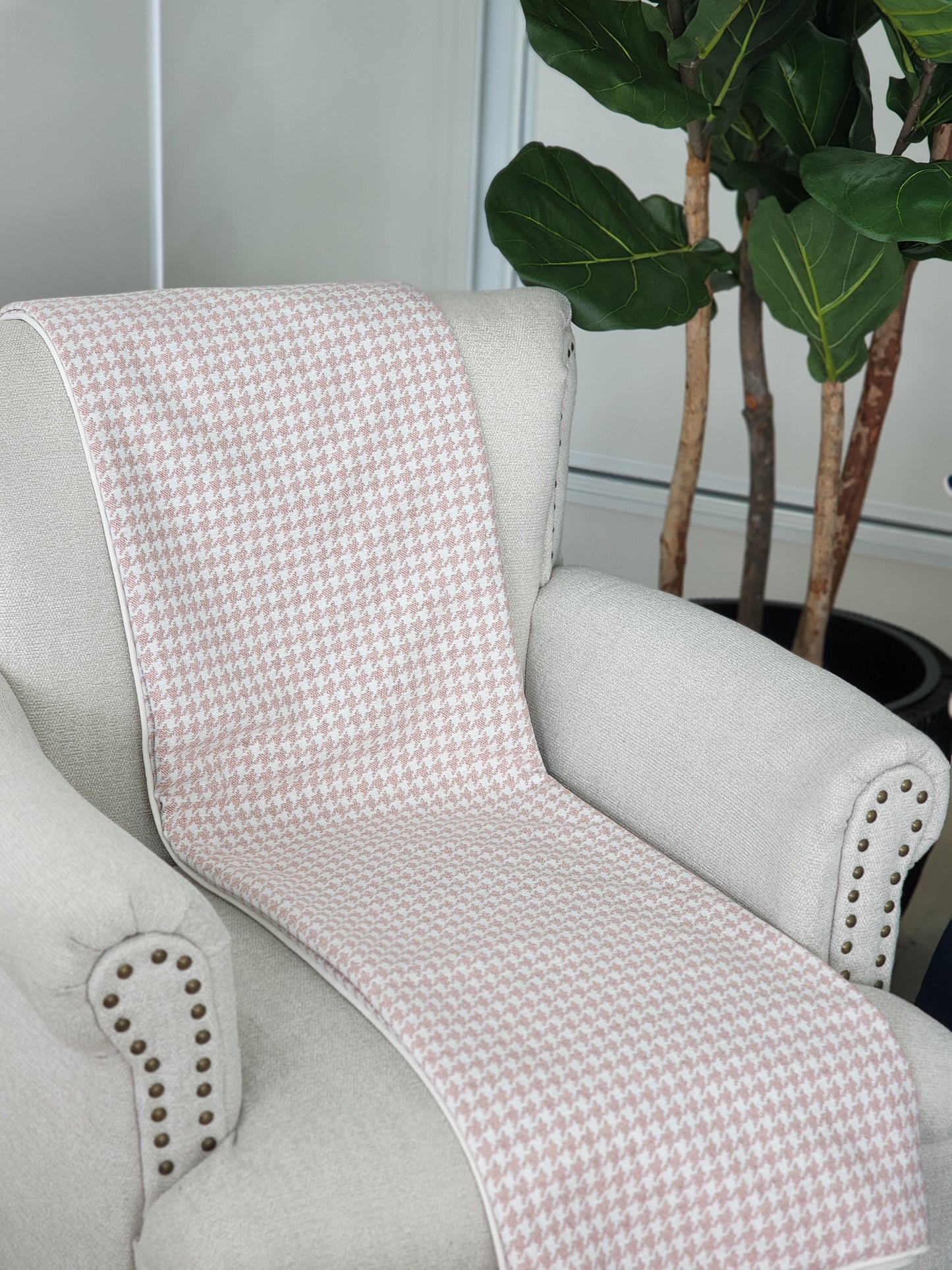 Ameena houndstooth throw blanket