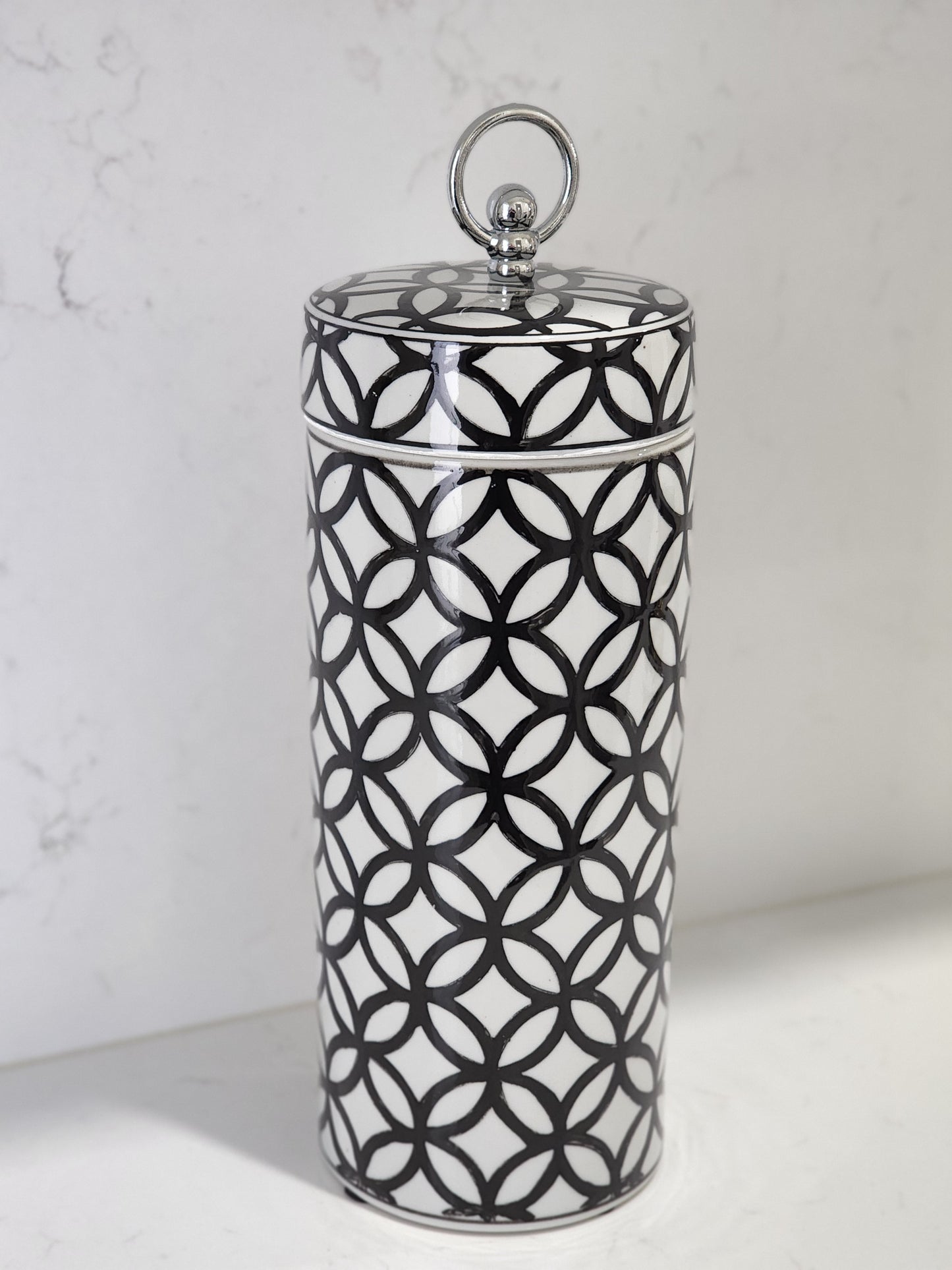 - Black and white jar decor