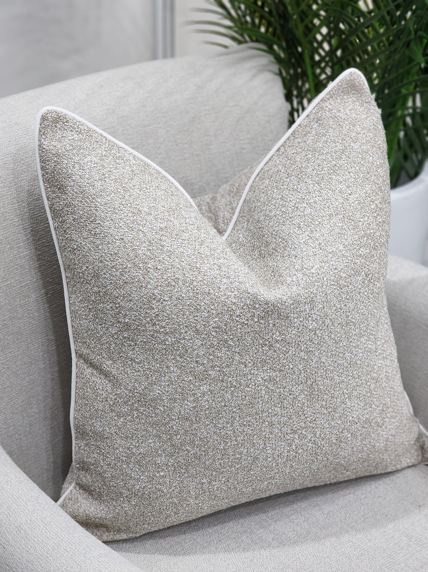 Nudelle cushion