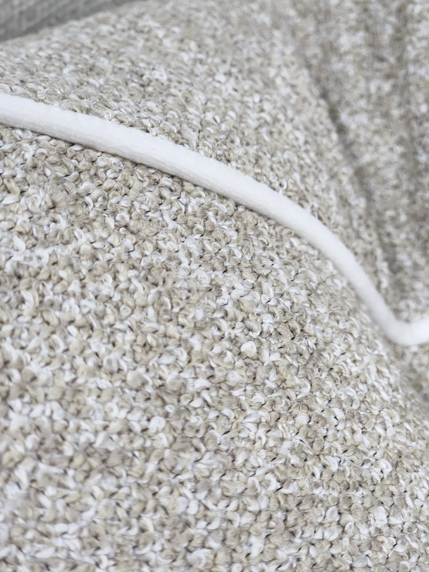 Nudelle cushion