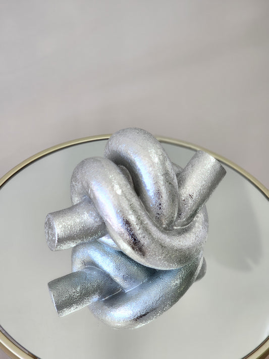 Darae double knot decor