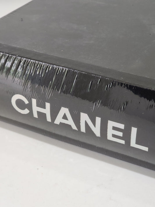 Chanel catwalk book