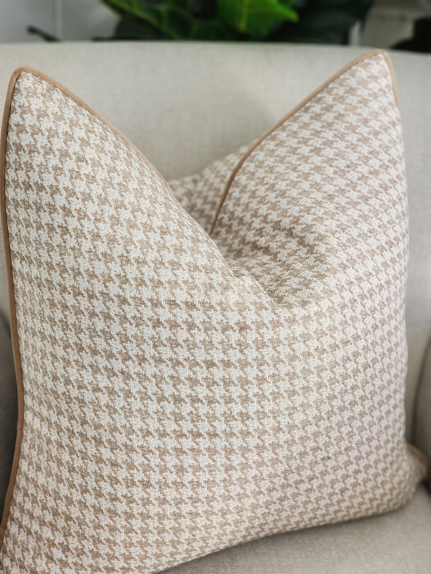 Zaria cushion