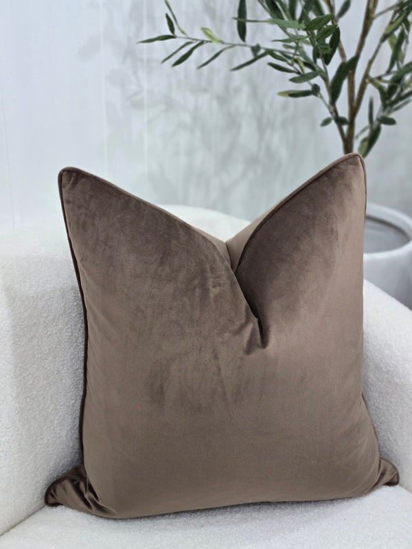 Amilea brown cushion