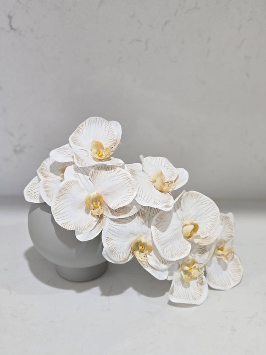 Lara floral arrangement