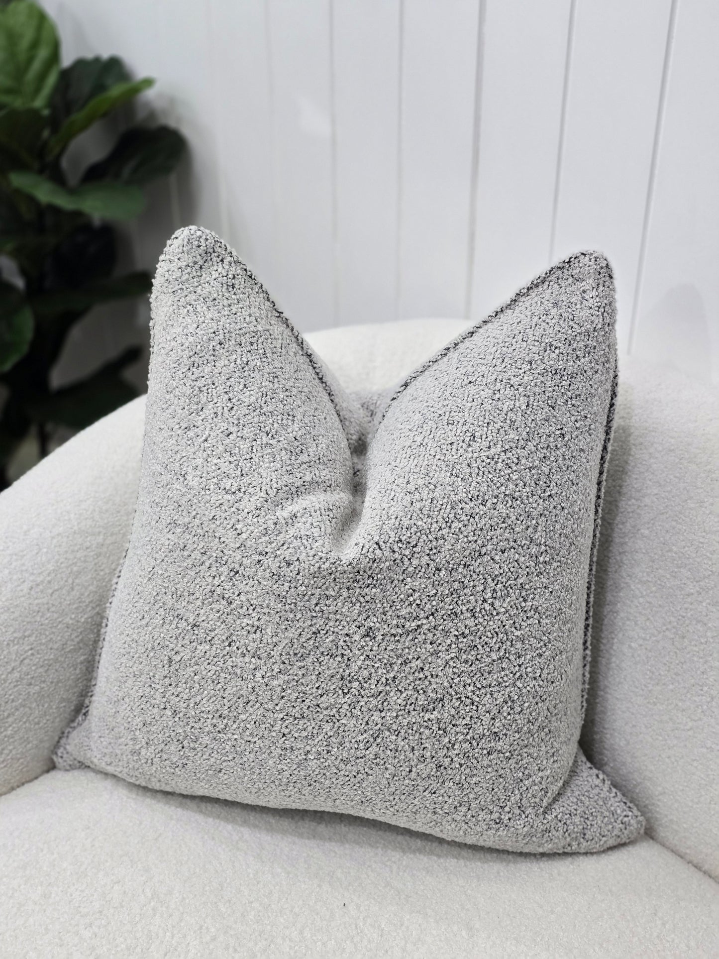 Hayatt cushion