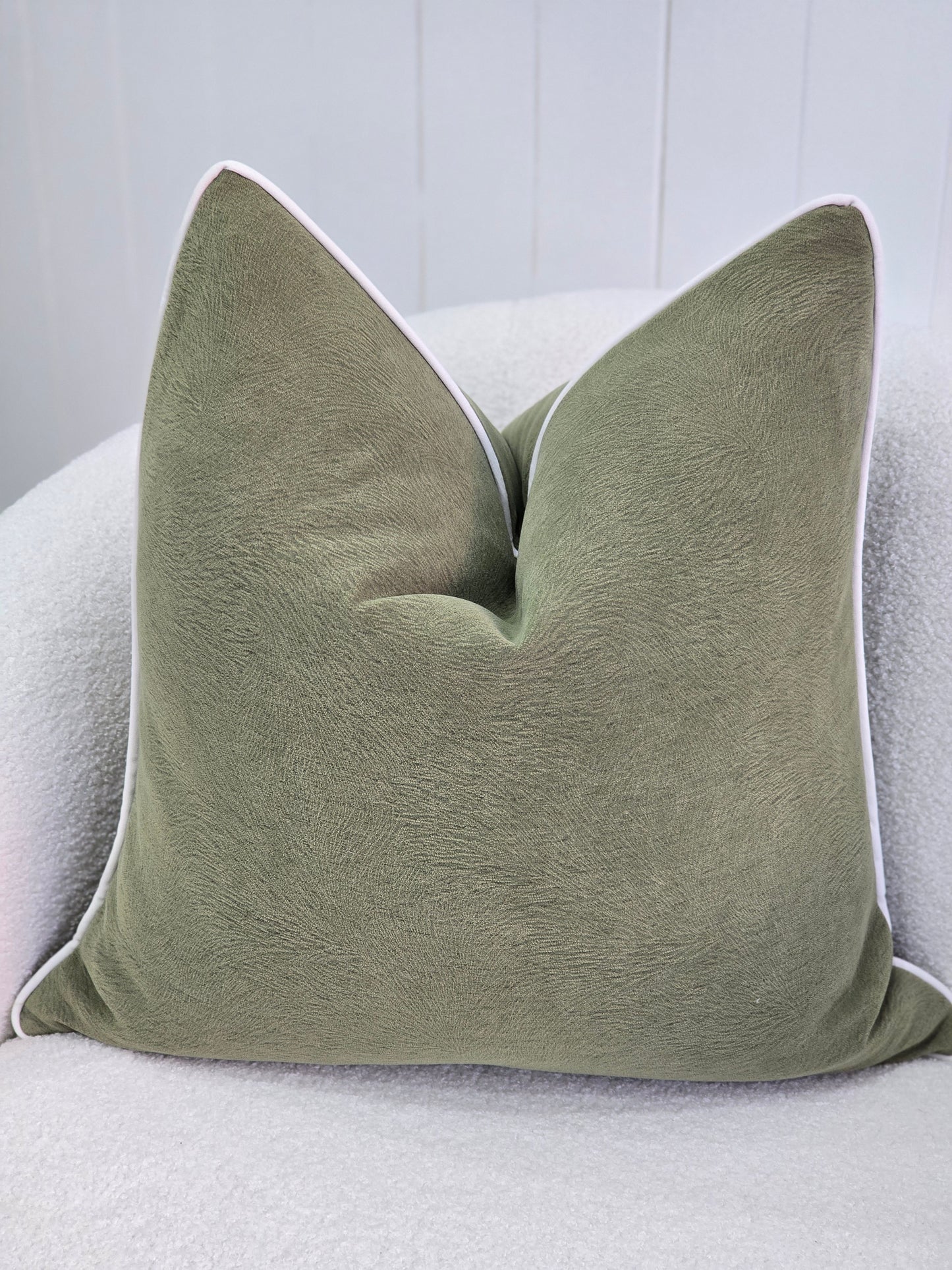 Miraa cushion