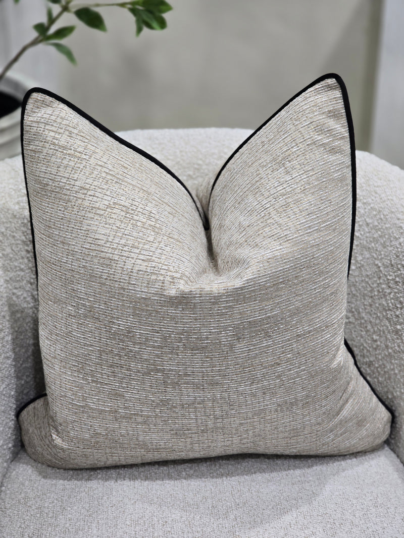 Giarni cushion