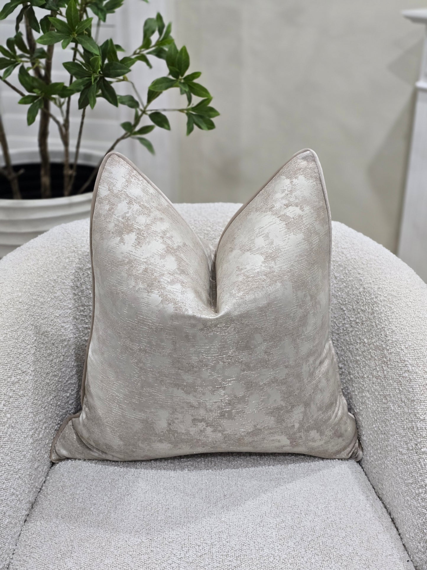 Gesile cushion