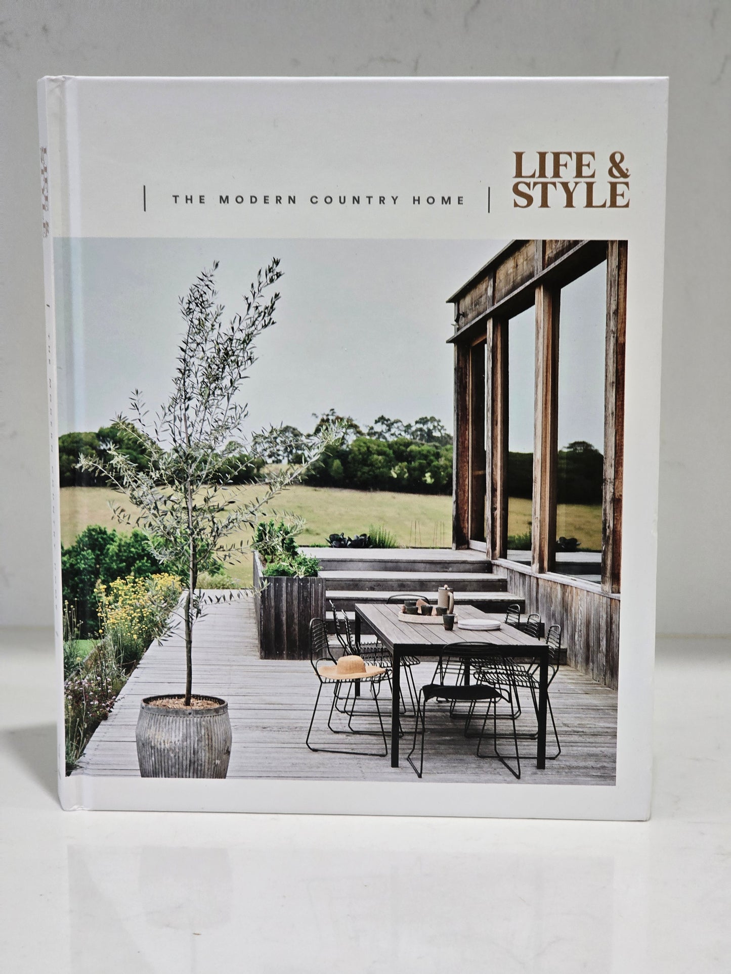 The Modern country home  life & style book