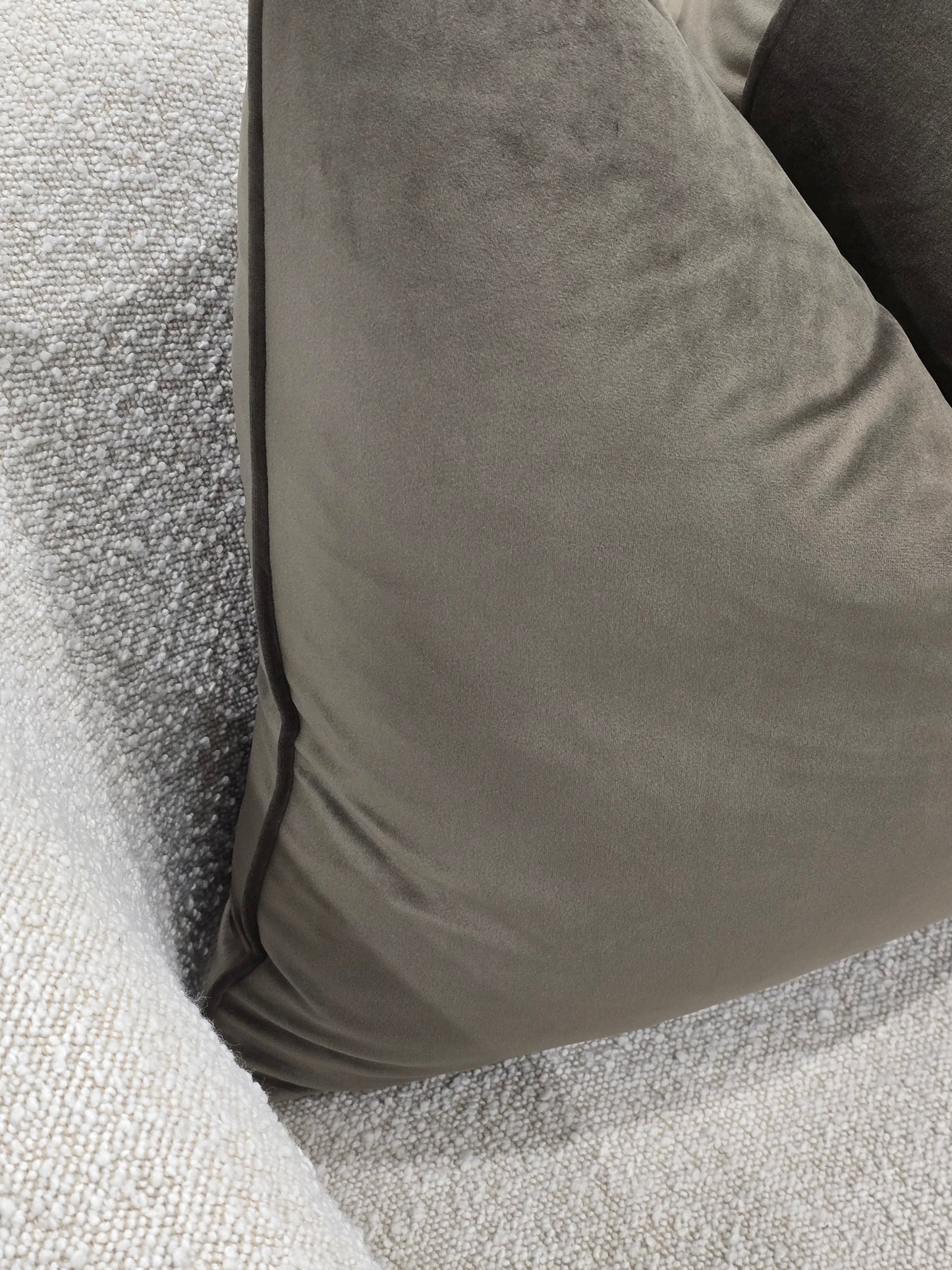 Amilea brown cushion