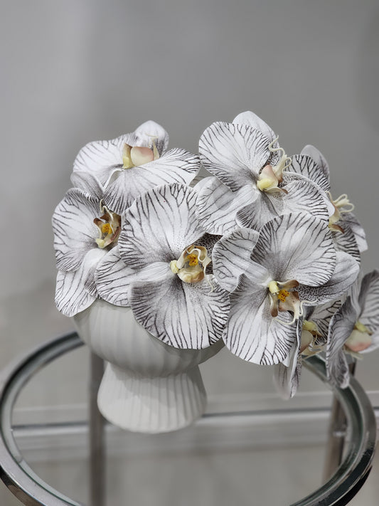 FLORAL ARRANGEMENT
