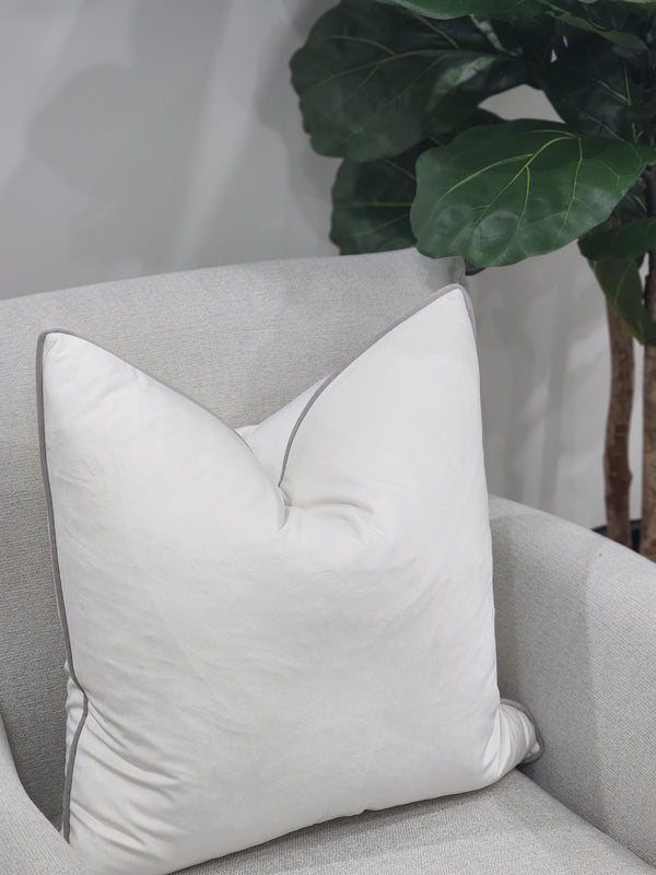 Sari white /grey cushion