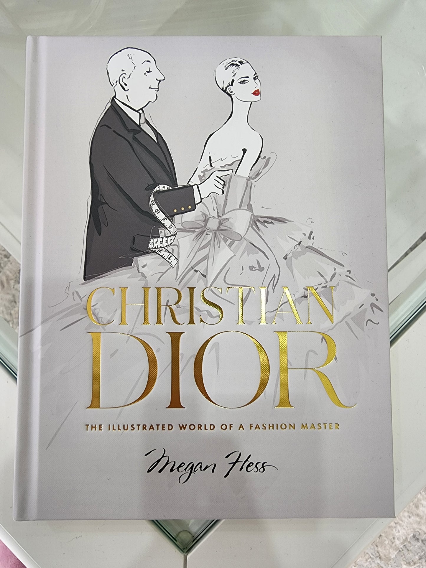 Christian dior book