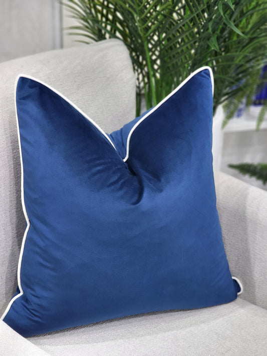 Hampton navy cushion