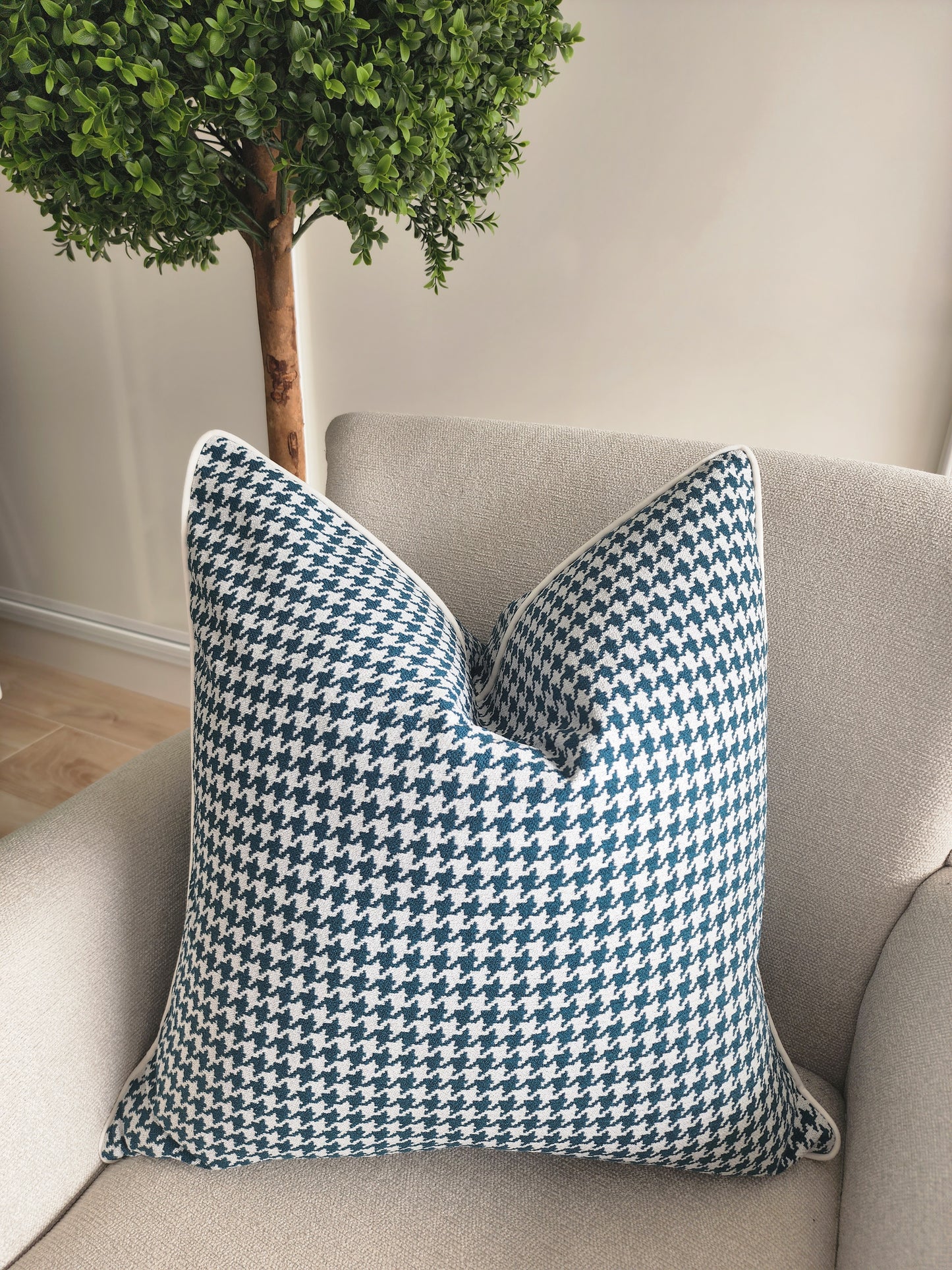 Turquenetta cushion